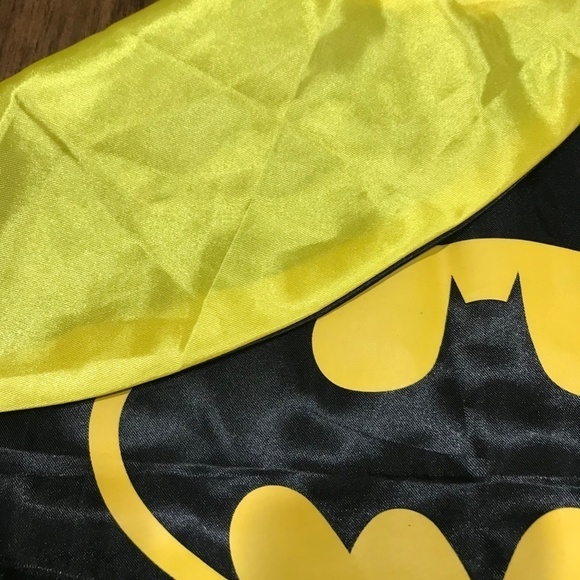 NEW Bat Man Super Hero Cape Velcro Neck Closure  Size 27"x27" Reversible - Picture 6 of 8